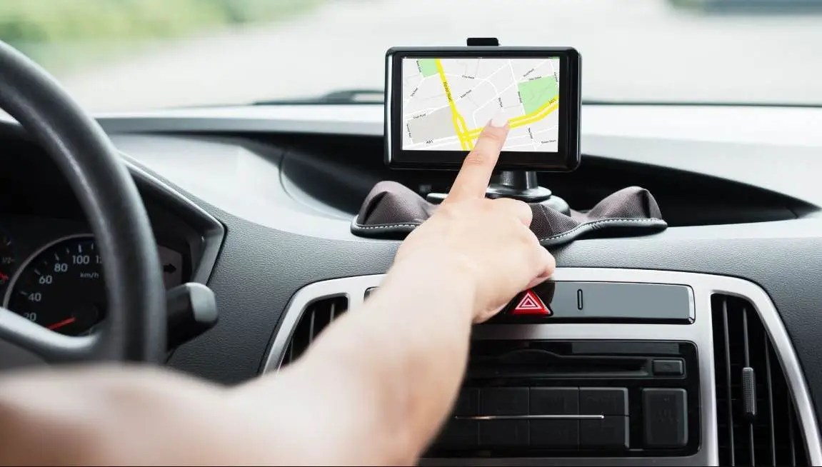 Alat GPS Mobil: Fungsi, Jenis, dan Cara Pemasangannya